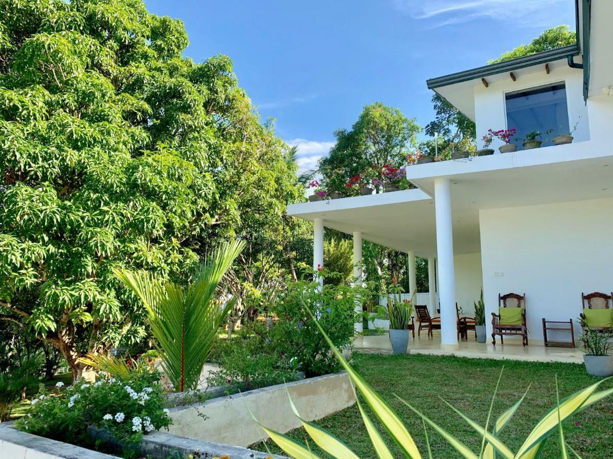Amandari Holiday Villa Gelioya Buitenkant foto